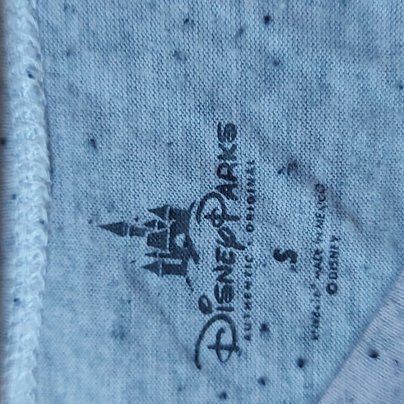 Disney Mickey and Minnie Mouse cropped tshirt.  Size small - Picture 3 of 5